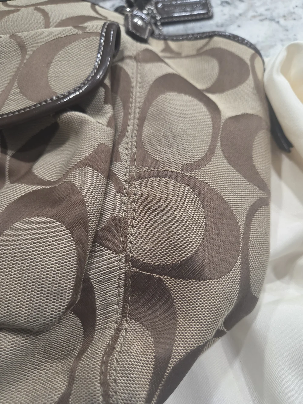 Coach Signature Canvas Tan Shoulder Bag - Picture 6 of 7